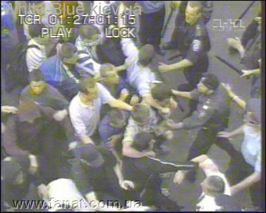 Житомир 2002. Житомирська міліція проти київських фенів