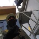 Ізраїльський прикордонник на блок-пості, що розділяє ізраїльську територію і Палестинську автономію