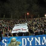 Динамо Київ - Металург Запоріжжя [04/03/2007]. В грязи валяются бомжи, с бомжами рядом не лежи