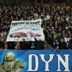 Динамо Київ - Металург Запоріжжя [04/03/2007]. В грязи валяются бомжи, с бомжами рядом не лежи