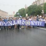 Динамівський фанатський марш у Києві перед матчем Шахтар - Динамо [27/05/07] Фінал КУ 