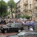 Динамівський фанатський марш у Києві перед матчем Шахтар - Динамо [27/05/07] Фінал КУ 